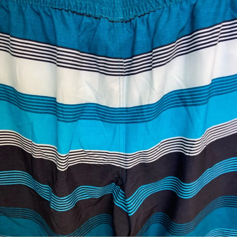 NWT Nike Men’s XL Repel Swim trunks blue black white stripe